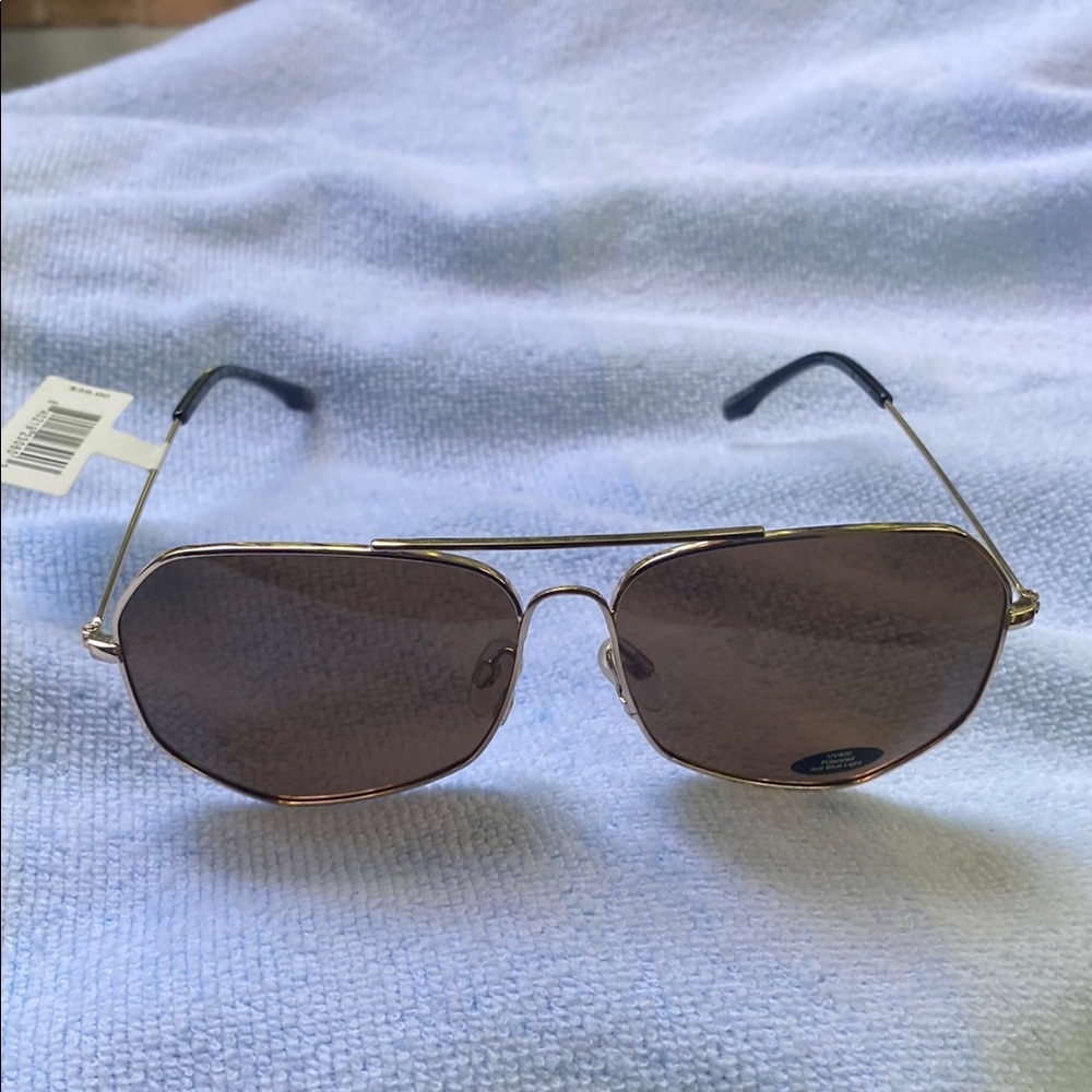Gold and Black Aviator Glasses with Sleek Design